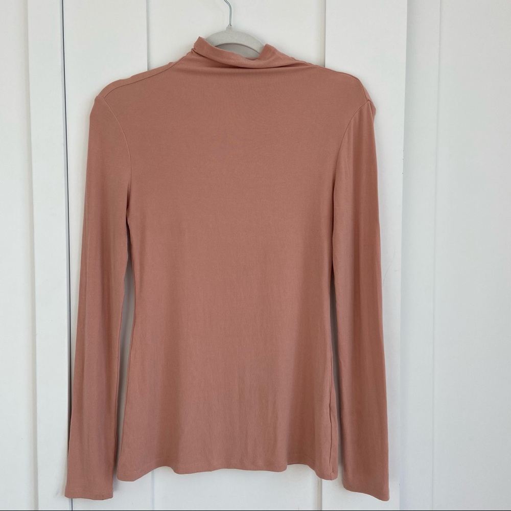 Stretchy mock neck pink/nude long sleeve
